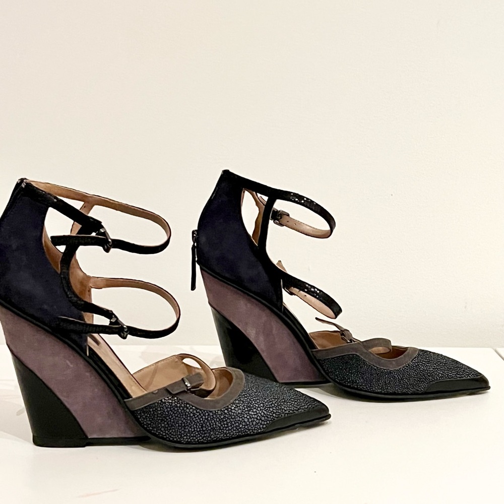 Kenneth Cole Black and Purple Women's Wedge shagreen and suede shoe - sample NWT